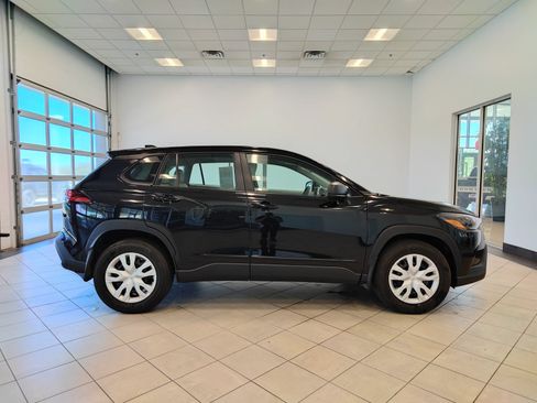 Used 2026 Toyota Corolla Cross L FWD image 2