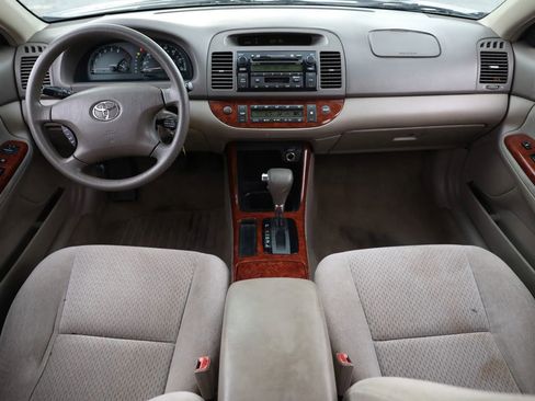 Used 2003 Toyota Camry LE FWD image 2