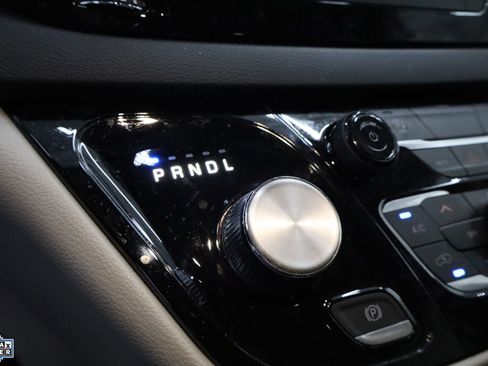 Used 2024 Chrysler Voyager LX image 19