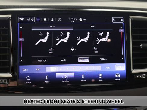 Used 2024 Chrysler Pacifica Touring-L image 6