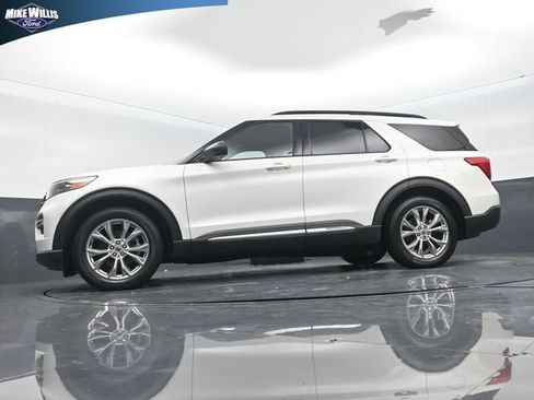 Used 2020 Ford Explorer XLT w/ Equipment Group 202A RWD image 12