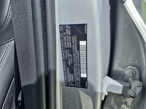 Certified 2025 Volvo XC90 B5 Core AWD/4WD image 36