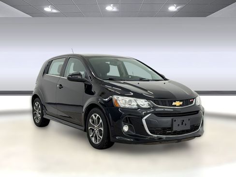 Used 2017 Chevrolet Sonic LT w/ Convenience Package image 7
