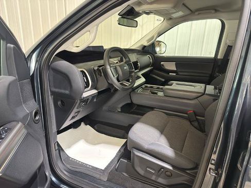 Certified 2025 Ford Expedition Active AWD/4WD image 2