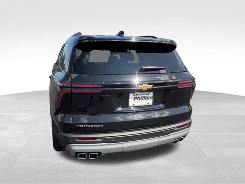 Used 2025 Chevrolet Traverse LT w/ Driver Confidence Package FWD image 5