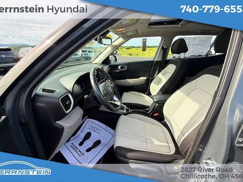 Used 2024 Hyundai Venue SEL FWD image 22