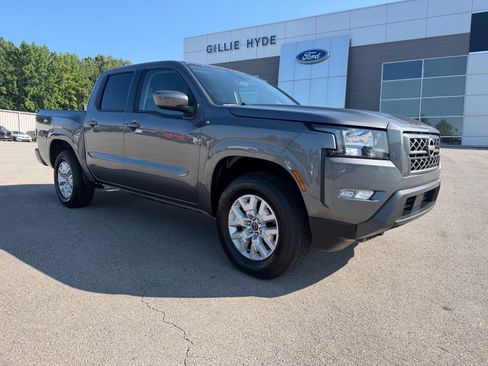 Used 2024 Nissan Frontier SV w/ SV Convenience Package AWD/4WD image 3