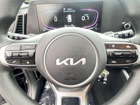 Used 2025 Kia Sportage LX FWD image 27
