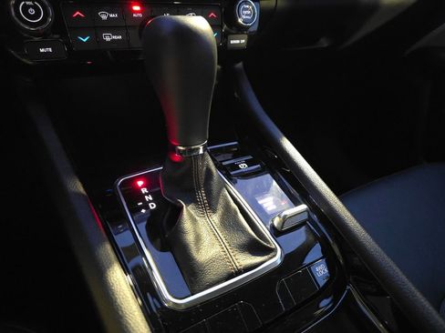 Used 2022 Jeep Compass Limited image 31