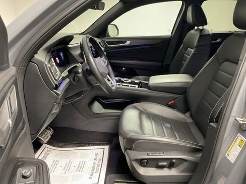 Used 2024 Volkswagen Atlas Cross Sport SEL R-Line image 14