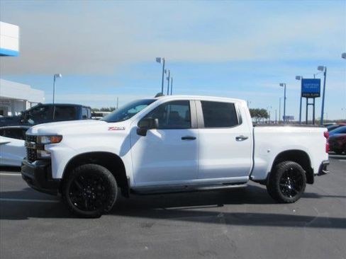 Used 2021 Chevrolet Silverado 1500 Custom Trail Boss w/ Safety Confidence Package image 2