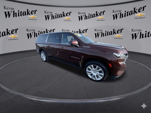 Certified 2022 Chevrolet Suburban High Country AWD/4WD image 2