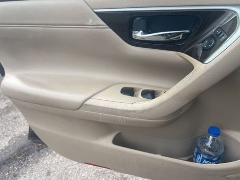 Used 2015 Nissan Altima 2.5 SL w/ Technology Package image 16