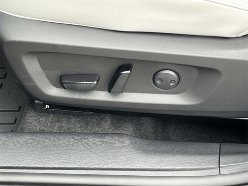 New 2026 Mitsubishi Outlander SE image 11