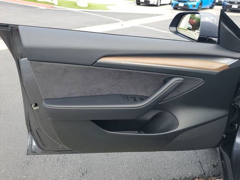 Used 2023 Tesla Model 3 Standard Range image 21