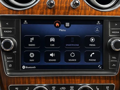 Used 2017 Bentley Bentayga AWD/4WD image 40