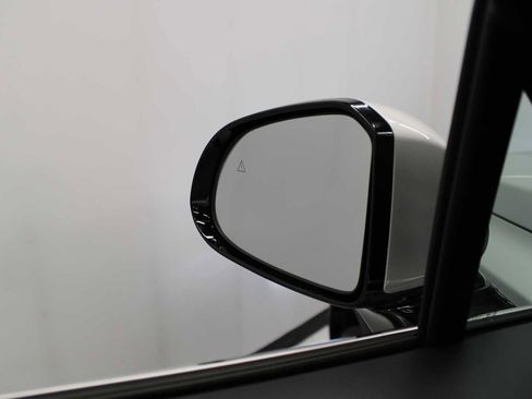 Used 2023 Hyundai Santa Fe SEL Convenience AWD/4WD image 7