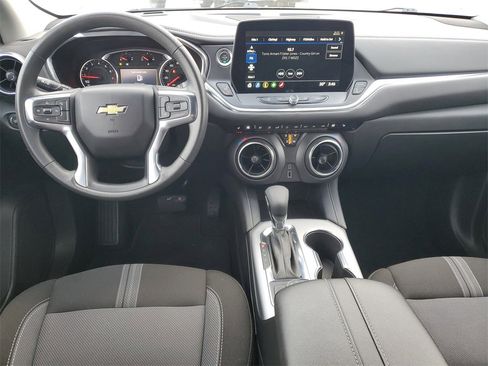 Used 2025 Chevrolet Blazer LT image 25