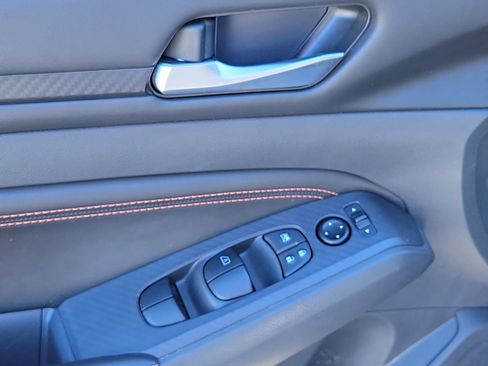 Used 2022 Nissan Altima 2.5 SR image 18