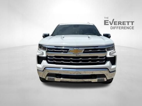 Used 2025 Chevrolet Silverado 1500 LTZ AWD/4WD image 2