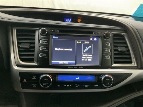 Used 2018 Toyota Highlander Plus image 17