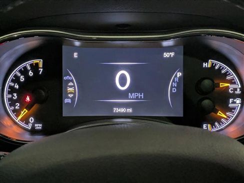 Used 2018 Jeep Grand Cherokee Altitude image 11