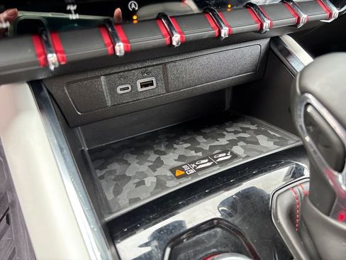 Used 2024 GMC Canyon AT4X AWD/4WD image 33