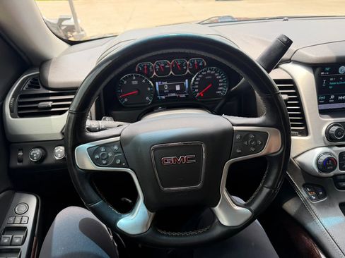 Used 2020 GMC Yukon XL SLT AWD/4WD image 19