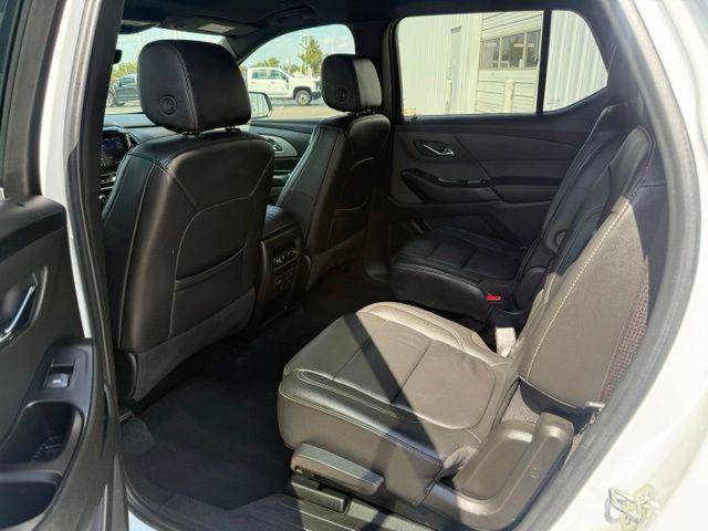 Used 2023 Chevrolet Traverse LT w/ LT Premium Package FWD image 7