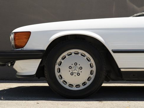 Used 1988 Mercedes-Benz 560 SL image 29