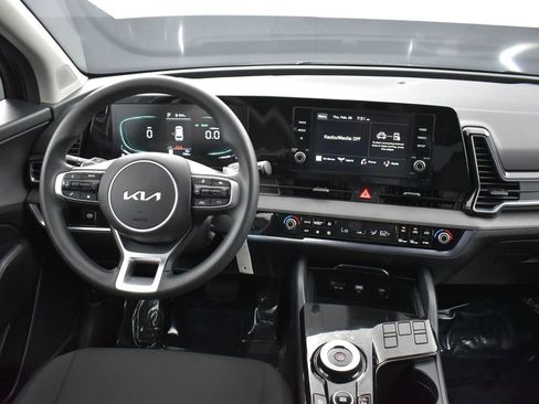 Used 2025 Kia Sportage LX image 15