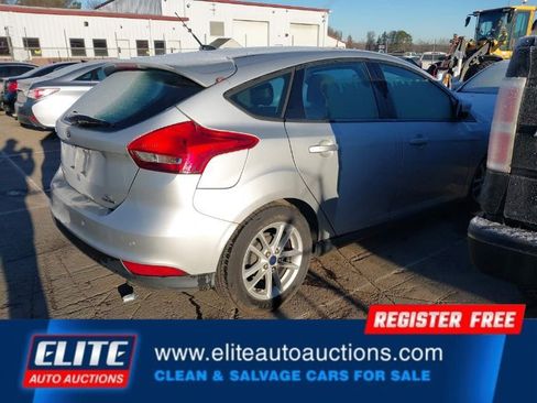Used 2015 Ford Focus SE image 8