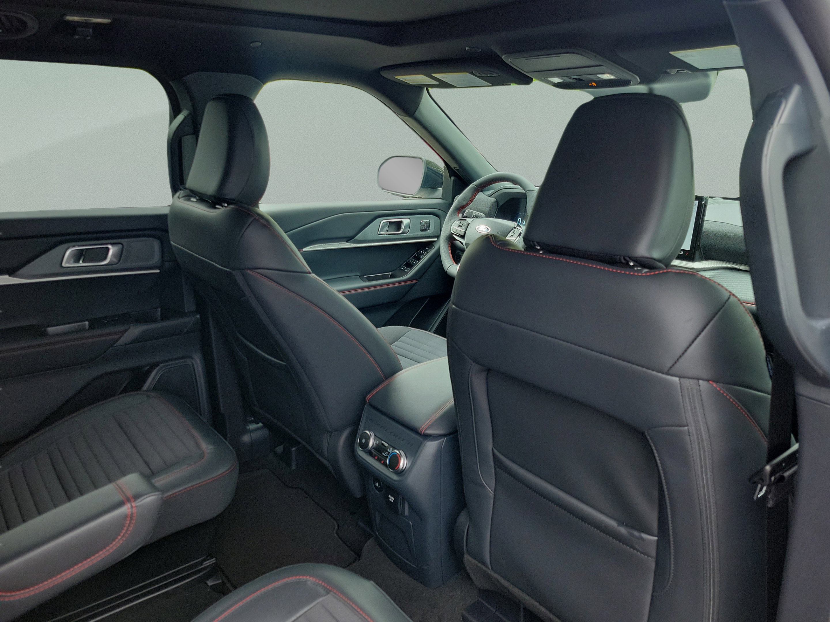 New 2026 Ford Explorer ST-Line w/ ST-Line Street Pack AWD/4WD image 27