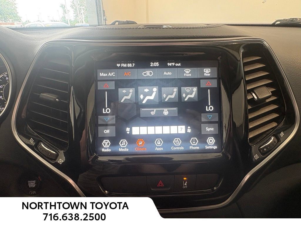 Used 2022 Jeep Cherokee Limited AWD/4WD image 24