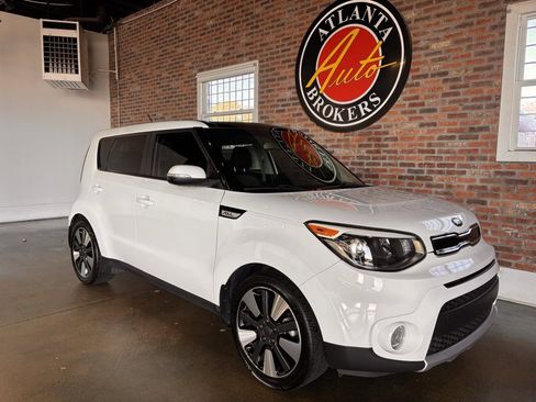 Used 2017 Kia Soul + image 23