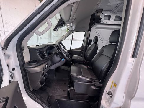 Used 2025 Ford Transit 250 148 High Roof AWD image 10