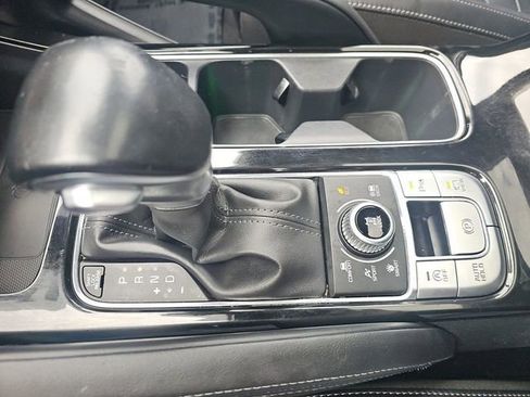 Used 2022 Kia Telluride SX w/ SX Prestige Package image 36