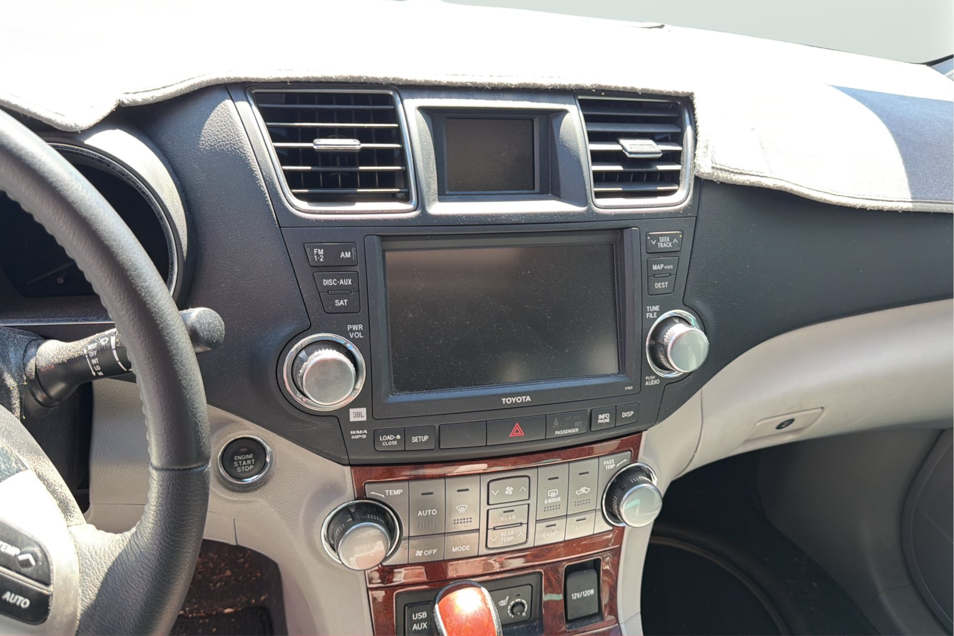 Used 2012 Toyota Highlander Limited w/ Tow Pkg FWD image 22