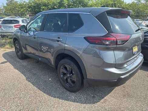 Certified 2026 Nissan Rogue SV FWD image 2