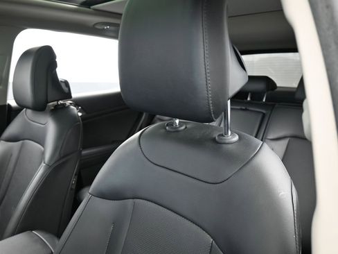 Used 2023 Kia Sportage SX image 17