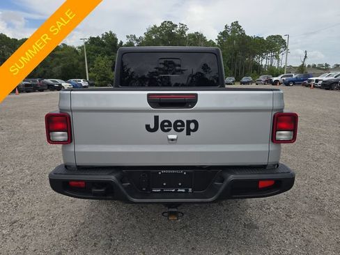 Used 2023 Jeep Gladiator Sport AWD/4WD image 5