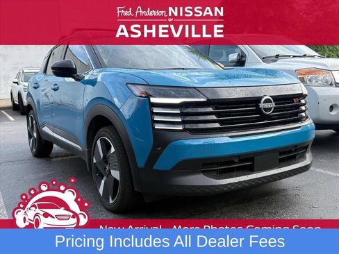 Used 2025 Nissan Kicks SR w/ SR Premium Package AWD/4WD image 1