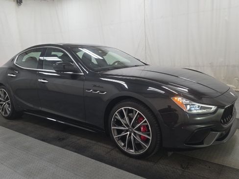 Used 2023 Maserati Ghibli Modena Q4 AWD/4WD image 2