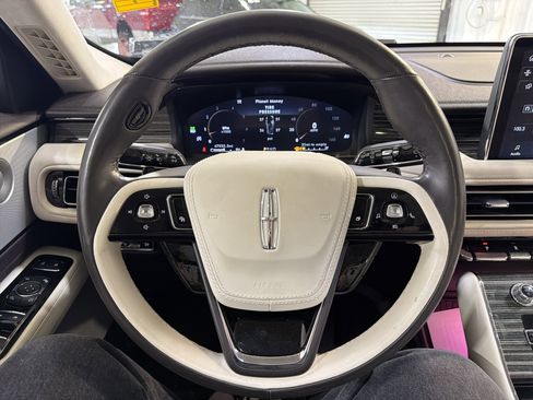 Used 2023 Lincoln Aviator Black Label image 16