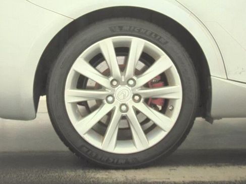 Used 2016 Lexus IS 200t RWD image 9