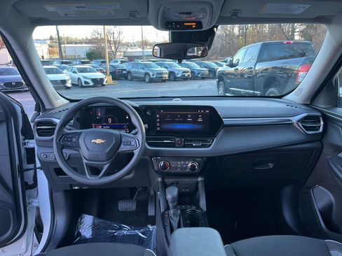 Used 2025 Chevrolet TrailBlazer LT image 27