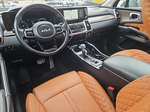Used 2022 Kia Sorento SX Prestige w/ Rust Color Package image 3
