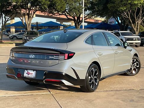 Used 2025 Hyundai Sonata SEL FWD image 4