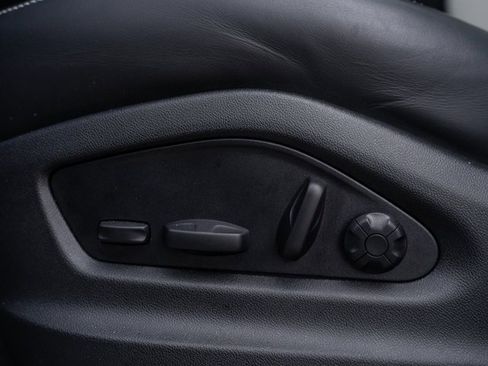 Certified 2025 Porsche Cayenne Coupe image 20