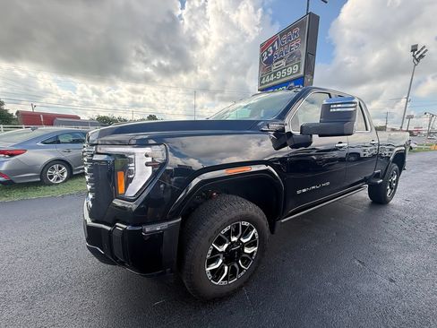 Used 2024 GMC Sierra 3500 Denali Ultimate AWD/4WD image 8